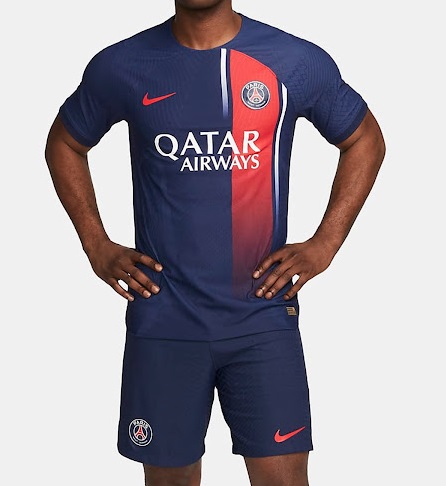 PSG les nouveaux maillots Paris Saint Germain 2023/2024
